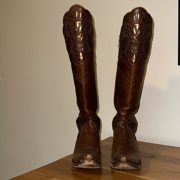 Ariat tall cowboy boots - Picture 3 of 5